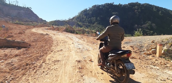 Tỉnh Kon Tum chỉ đạo khắc phục hư hỏng trên đường tránh đèo Măng Rơi ảnh 1