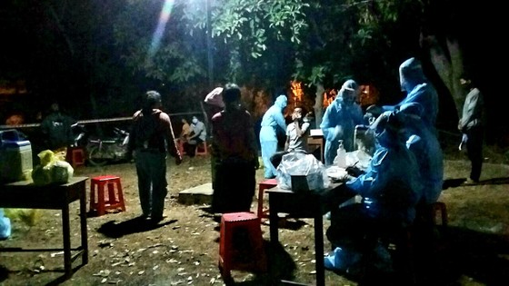 Gia Lai: Tìm người đi trên chuyến bay có bệnh nhân dương tính SARS- CoV-2 ảnh 2