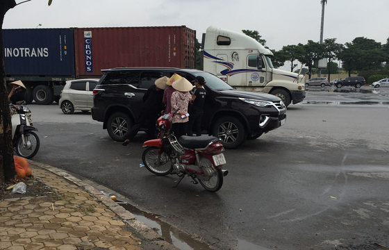 Giá vé chợ đen trận Việt Nam - Malaysia gấp 5 lần giá gốc ảnh 2