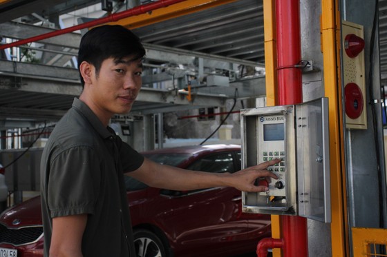Bắt đầu thu phí bãi giữ xe thông minh đầu tiên tại Đà Nẵng ảnh 5