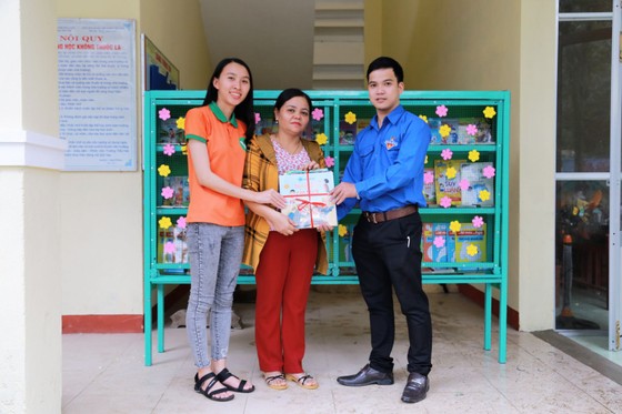 'Xuân sẻ chia' mang 238 vé xe Tết đến sinh viên khó khăn 16 tỉnh miền Trung ảnh 1