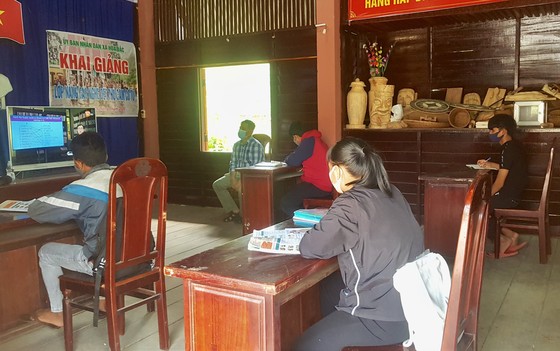 Nhiều học sinh gặp khó trong dạy - học trực tuyến ảnh 2