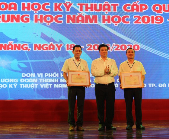75/137 dự án đạt giải Cuộc thi KHKT trung học cấp quốc gia năm 2019 - 2020 ảnh 2