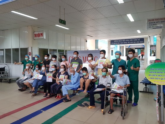 Sản phụ mắc Covid-19 thứ 569 được xuất viện ảnh 1