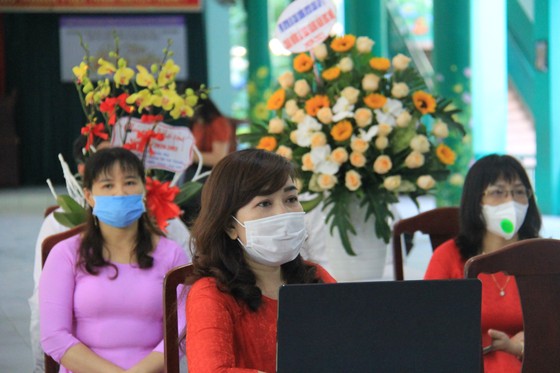 Khai giảng trực tuyến tại vùng tâm dịch ảnh 3