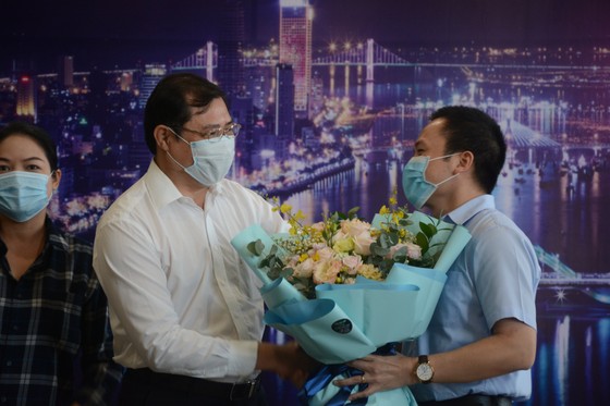 Đà Nẵng chia tay 3 đoàn y, bác sĩ cuối cùng hỗ trợ chống dịch Covid-19 ảnh 1