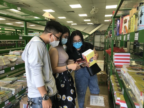 Nhiều mô hình "chia sẻ" sách giúp đỡ học sinh khó khăn ảnh 10