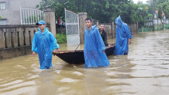Đà Nẵng họp ứng phó với vùng áp thấp và mưa lớn diện rộng trên địa bàn ảnh 2