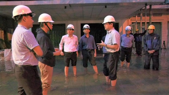 Hiện còn 579.232 khách hàng ở miền Trung - Tây Nguyên mất điện do mưa lũ kéo dài ảnh 3