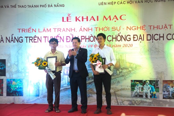 Khai mạc triển lãm 'Đà Nẵng trên tuyến đầu phòng, chống đại dịch Covid-19' năm 2020 ảnh 3
