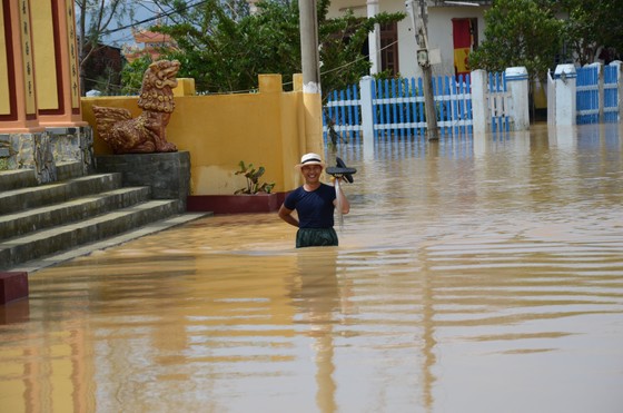 Đà Nẵng, Quảng Nam ngổn ngang sau bão ảnh 3