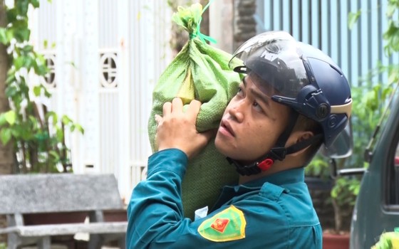 Đà Nẵng "chạy đua" chống cơn bão số 13 ảnh 3