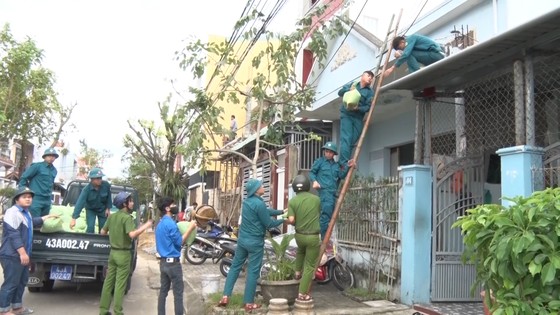 Đà Nẵng "chạy đua" chống cơn bão số 13 ảnh 2