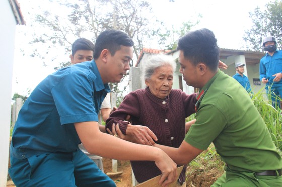 Đà Nẵng "chạy đua" chống cơn bão số 13 ảnh 5