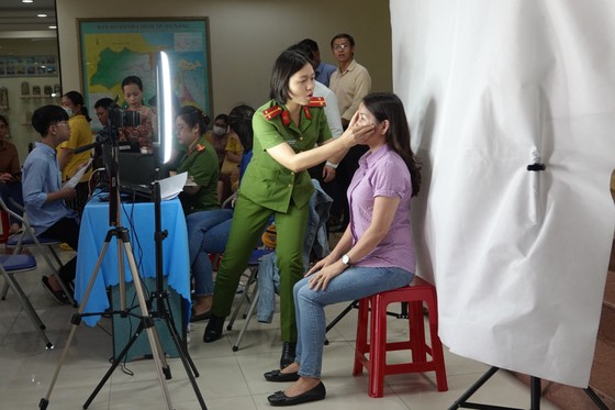Đà Nẵng cấp căn cước công dân lưu động "chạy đua" xây dựng dữ liệu dân cư ảnh 3