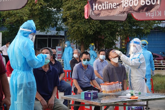 Đà Nẵng bắt đầu xét nghiệm SARS-CoV-2 đại diện hộ gia đình ảnh 2