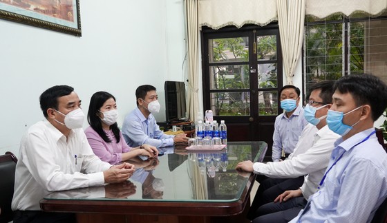 Chủ tịch UBND TP Đà Nẵng kiểm tra công tác chuẩn bị kỳ thi tốt nghiệp THPT đợt 1 năm 2021 ảnh 2
