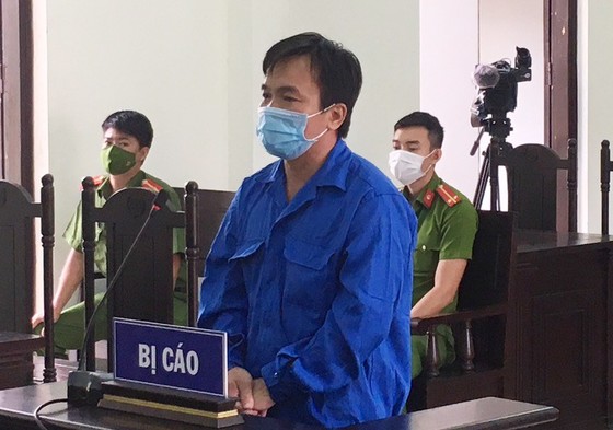 Đối tượng hành hung công an trực chốt lãnh án tù giam ảnh 1