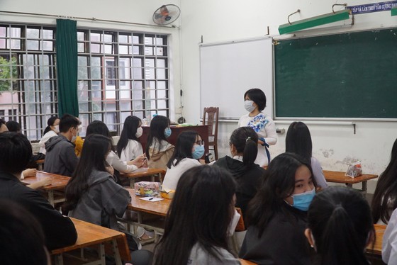 Đà Nẵng: Ngày đầu học sinh lớp 12 quay trở lại trường ảnh 6