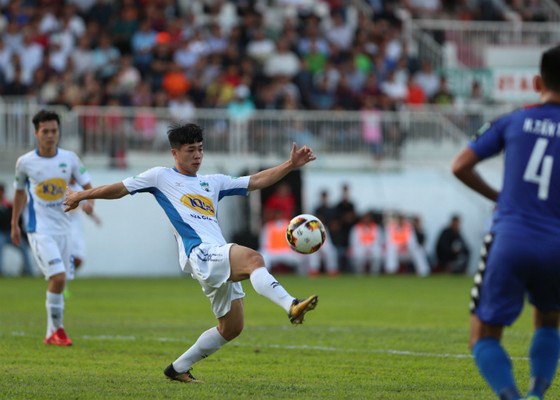 Khởi tranh Nuti Café V-League 2018: Các “hảo thủ” U23 Việt Nam không hạ nổi B.Bình Dương ảnh 2