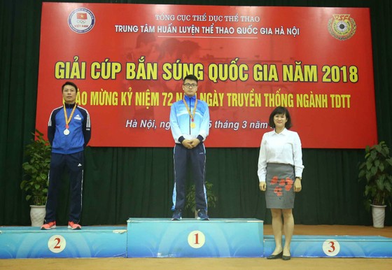 Trần Châu Tùng xô ngã kỷ lục quốc gia ở Cúp bắn súng 2018 ảnh 1