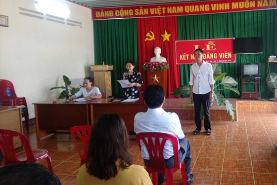 Phát triển Đảng trong vùng đồng bào có đạo- Bài 1: Quả ngọt từ chủ trương đúng ảnh 1