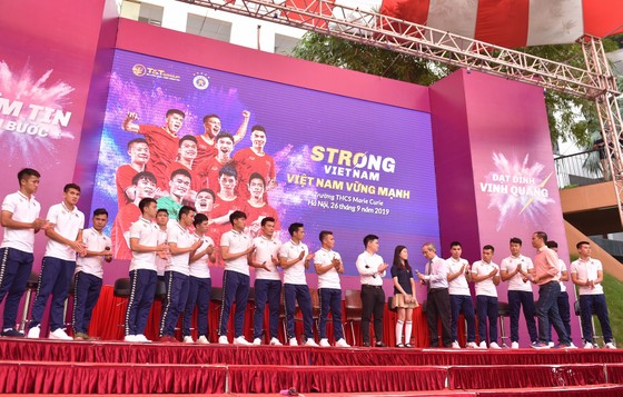 Quang Hải, Duy Mạnh, Hùng Dũng… được vinh danh sau mùa giải thành công ảnh 2