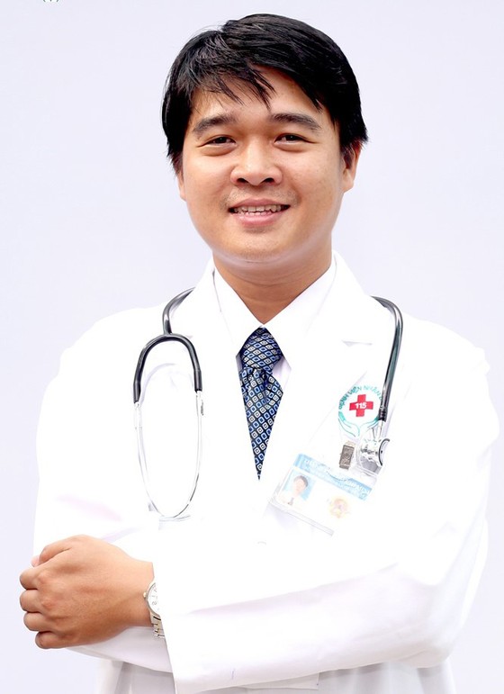 Thầy thuốc trẻ hết lòng với nghề ảnh 1