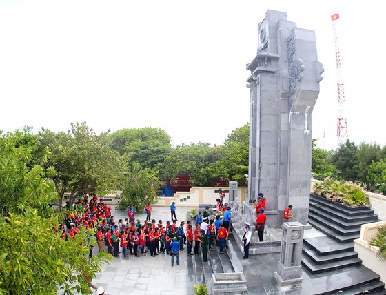 Tri ân các Anh hùng liệt sĩ ảnh 5