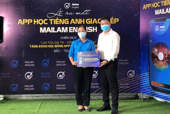 Hỗ trợ đoàn viên, thanh niên 2.000 suất học bổng tiếng Anh qua chương trình 'Yêu lại từ đầu tiếng Anh' ảnh 1