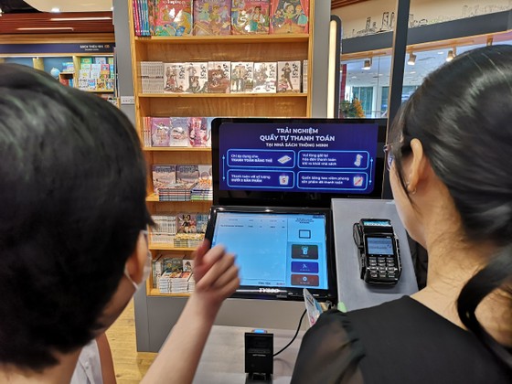 Nhà sách thông minh đầu tiên ra mắt bạn đọc tại TPHCM ảnh 1