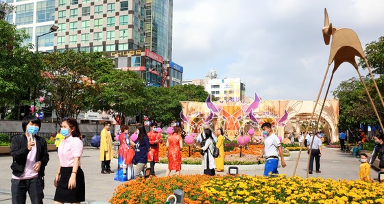 Đường hoa, đường sách đón khách tham quan ảnh 6
