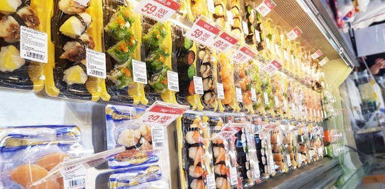 Satramart Siêu thị Sài Gòn đưa vào hoạt động quầy sushi tự chọn ảnh 2