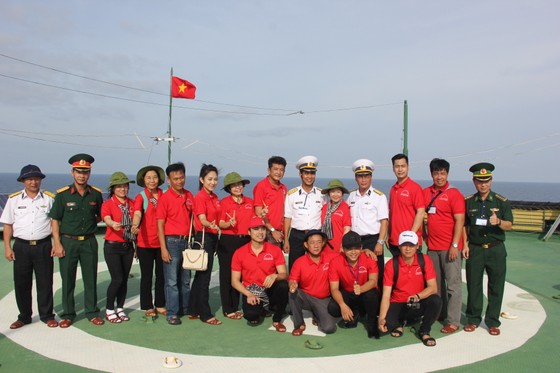 TPHCM hỗ trợ thiết thực các đơn vị trên vùng biển Tây Nam ảnh 3