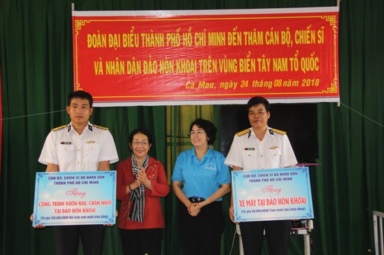 TPHCM hỗ trợ thiết thực các đơn vị trên vùng biển Tây Nam ảnh 4