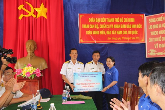 TPHCM xây tặng nhiều công trình dân sinh trên Hòn Đốc ảnh 1