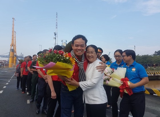 Đoàn đại biểu TPHCM thăm cán bộ, chiến sĩ và nhân dân trên các đảo vùng biển Tây Nam ảnh 1