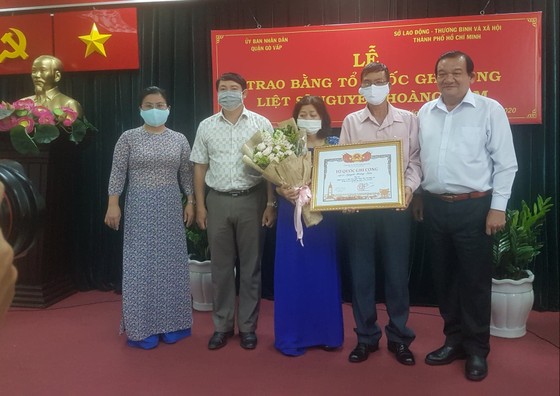 Cấp bằng Tổ quốc ghi công cho liệt sĩ 'hiệp sĩ' Nguyễn Hoàng Nam ảnh 6