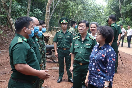 Bàn giao công trình điện năng lượng mặt trời tặng Biên phòng tỉnh Bình Phước ảnh 3
