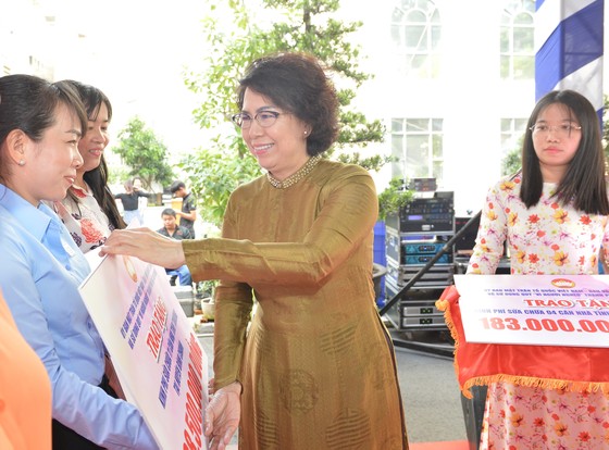 TPHCM phát động Tháng cao điểm “Vì người nghèo” ảnh 2