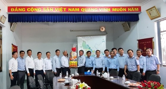Đoàn lãnh đạo TPHCM thăm, chúc tết các đơn vị ảnh 3