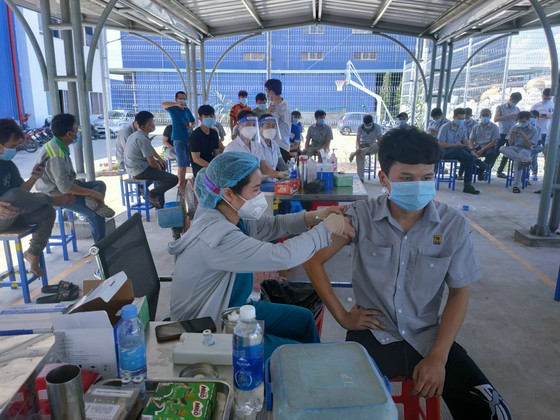 Bình Phước tổ chức tiêm vaccine phòng Covid-19 cho 23.000 người trong đợt 11 ảnh 1