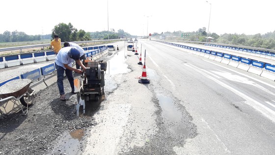 Cao tốc Đà Nẵng – Quảng Ngãi liên tục bị hư hỏng ảnh 2