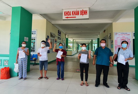 Đà Nẵng thực hiện 'chung sống' an toàn với dịch và phát triển kinh tế - xã hội ảnh 1