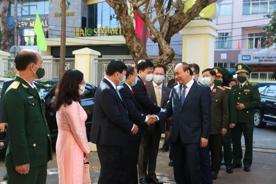 Thủ tướng Nguyễn Xuân Phúc: Việt Nam là một trong số ít các nước tăng trưởng dương trên thế giới ảnh 4