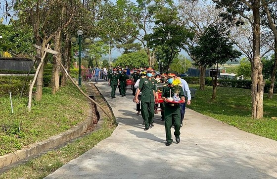 Quảng Trị: Truy điệu, an táng 24 hài cốt liệt sĩ hy sinh tại Lào ảnh 5