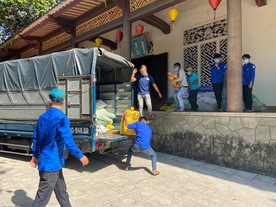 Người dân Quảng Trị góp rau, củ, quả gửi tặng người dân TPHCM ảnh 5