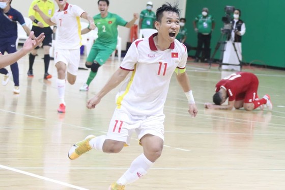 Khi nào các ‘người hùng’ của futsal Việt Nam trở về nước? ảnh 1