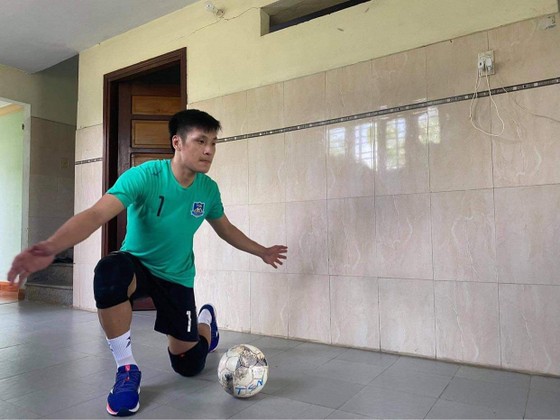Thiết bị điện tử cứu cánh cho các đội futsal tại TPHCM trong mùa dịch ảnh 1