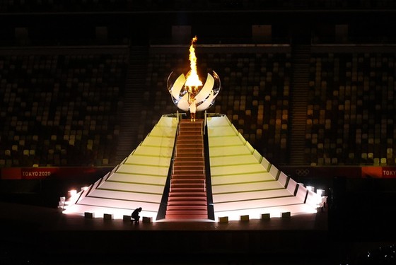 Khai mạc kỳ Olympic đặc biệt nhất trong lịch sử ảnh 9